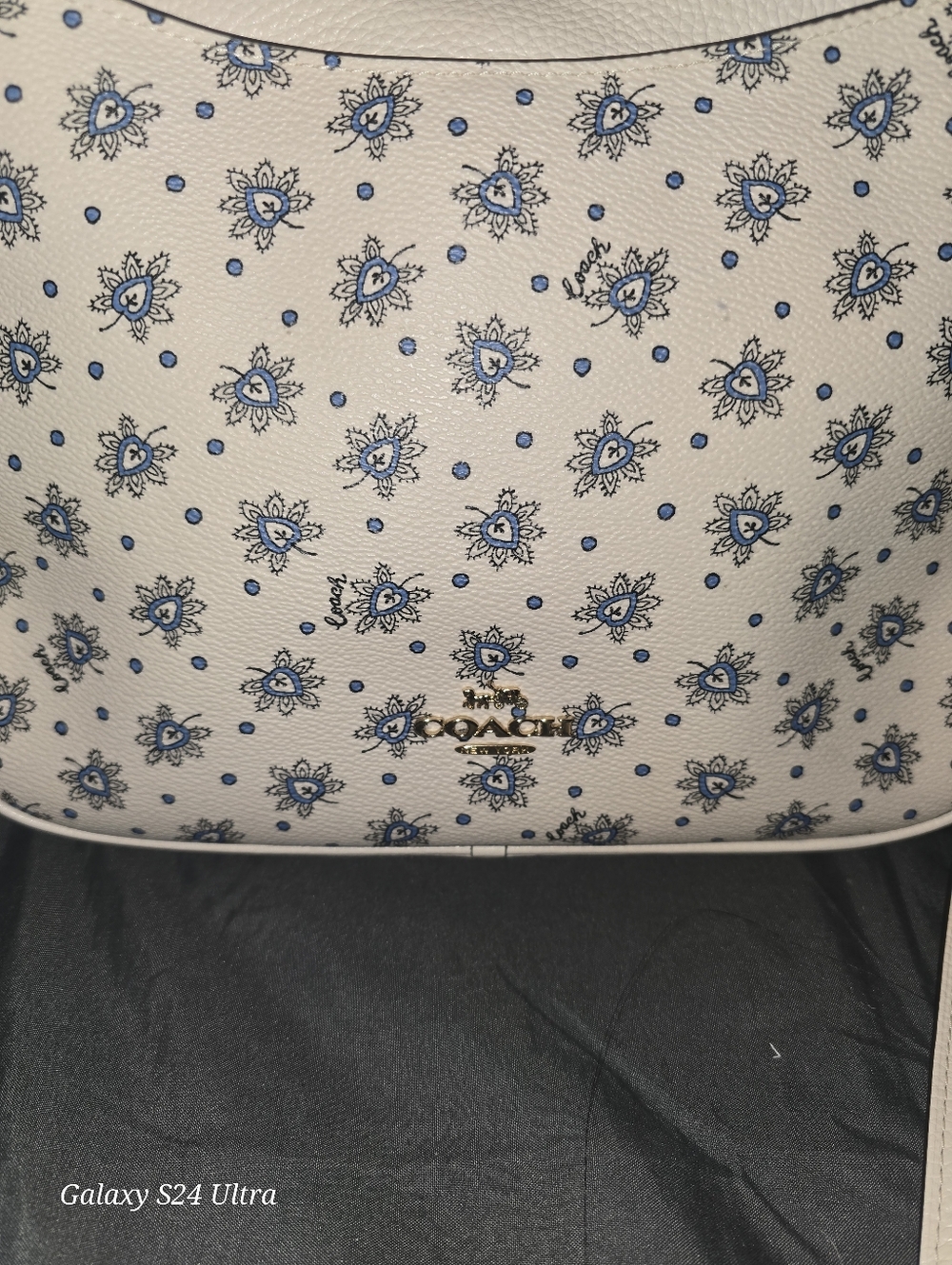 Coach Chaise Crossbody bag featuring a floral signature print - Picture 2 of 5